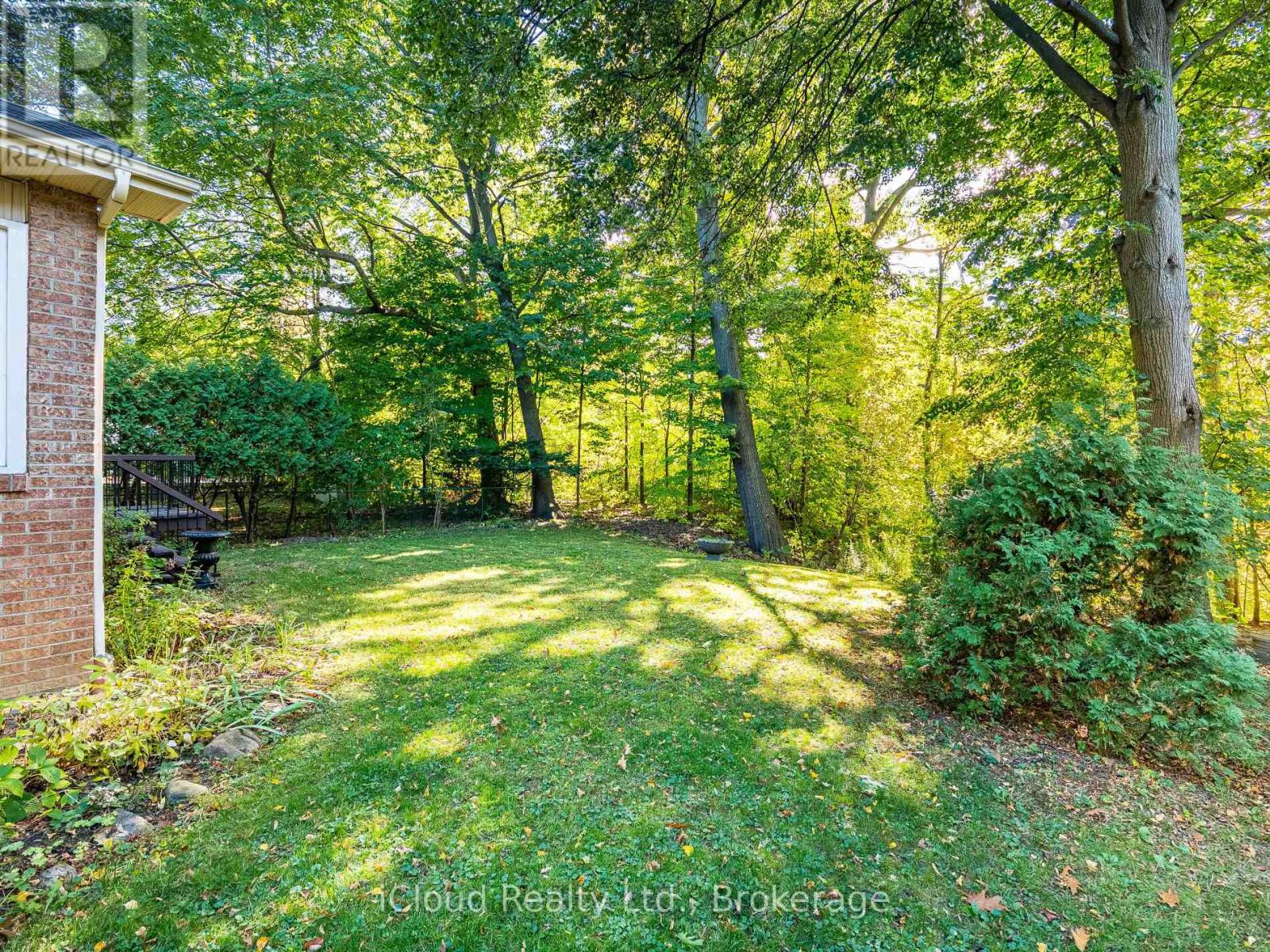 1529 Ballyclare Drive, Mississauga, Ontario  L5C 1J4 - Photo 49 - W12474197