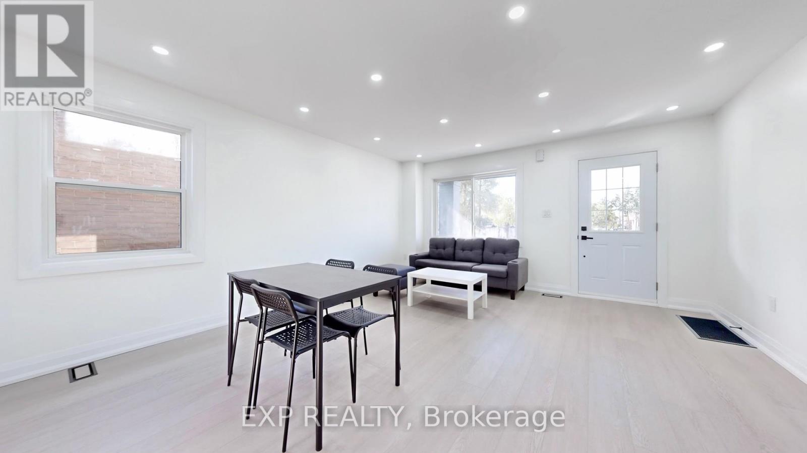 685 Jane Street, Toronto, Ontario  M6N 4A6 - Photo 10 - W12474210