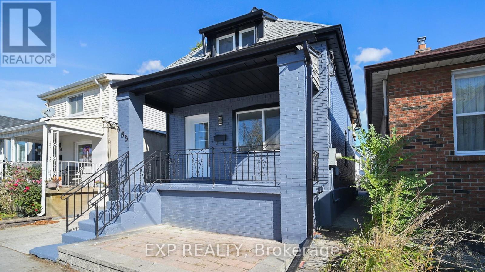 685 Jane Street, Toronto, Ontario  M6N 4A6 - Photo 2 - W12474210