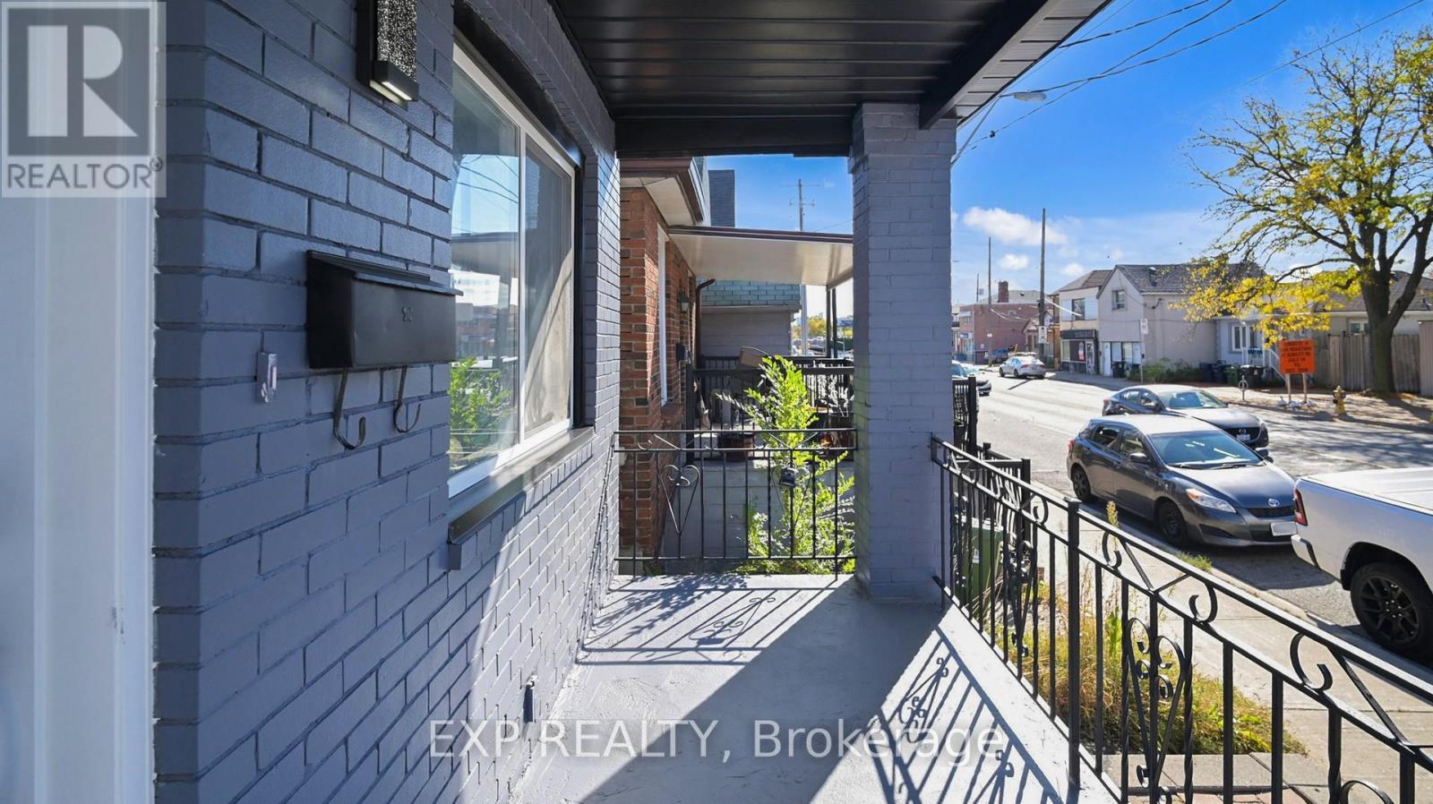 685 Jane Street, Toronto, Ontario  M6N 4A6 - Photo 4 - W12474210
