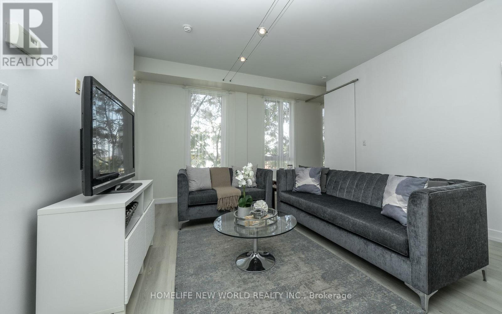 303 - 1 St Johns Road, Toronto, Ontario  M6P 4C7 - Photo 12 - W12474215