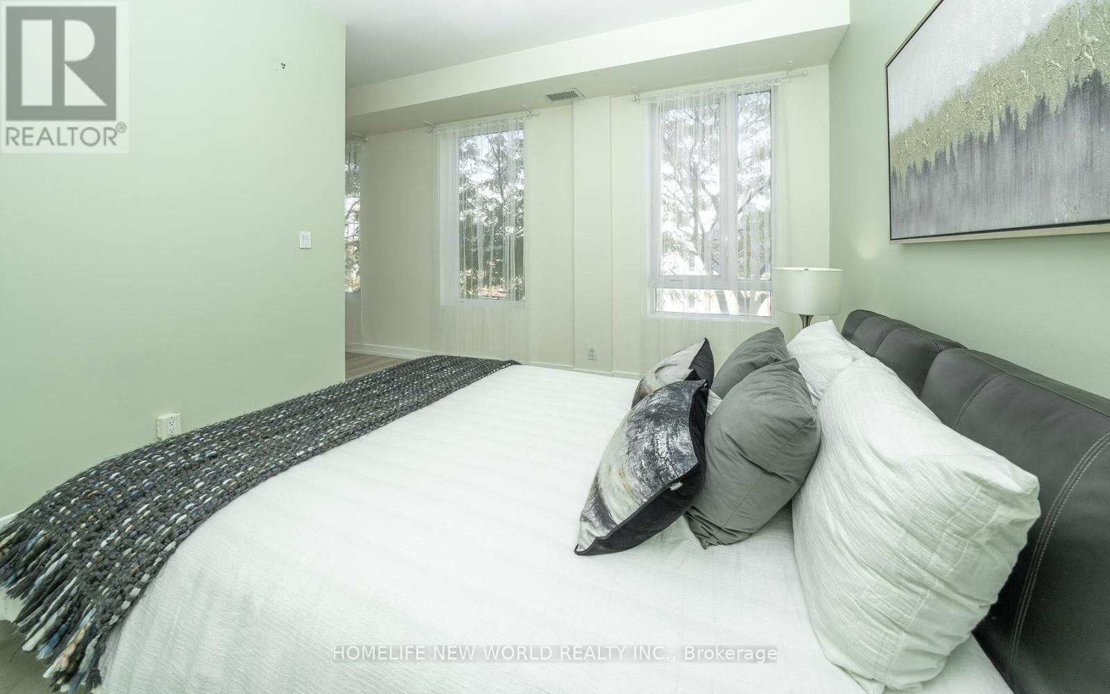 303 - 1 St Johns Road, Toronto, Ontario  M6P 4C7 - Photo 18 - W12474215