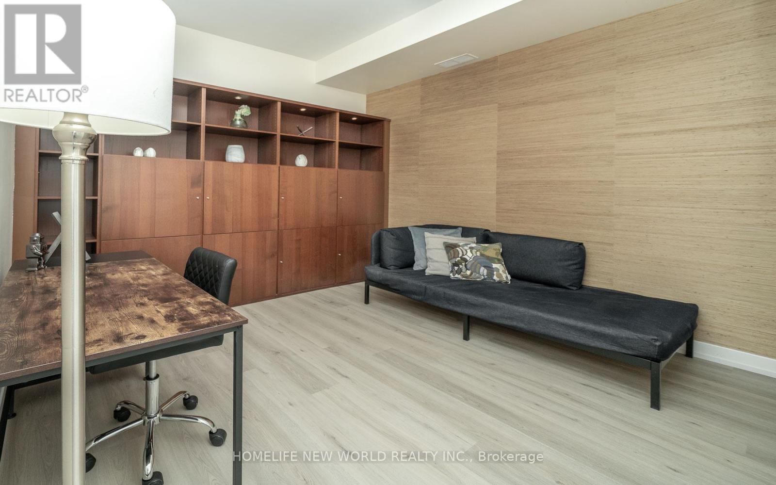 303 - 1 St Johns Road, Toronto, Ontario  M6P 4C7 - Photo 21 - W12474215