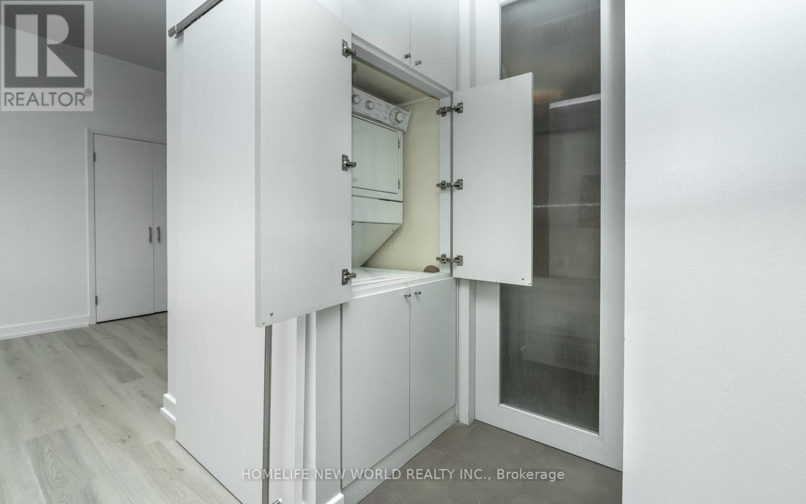 303 - 1 St Johns Road, Toronto, Ontario  M6P 4C7 - Photo 25 - W12474215