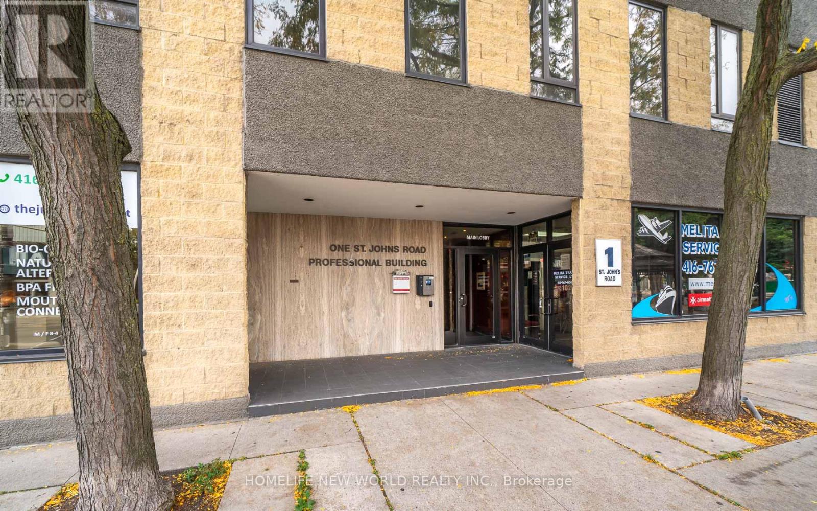 303 - 1 St Johns Road, Toronto, Ontario  M6P 4C7 - Photo 3 - W12474215