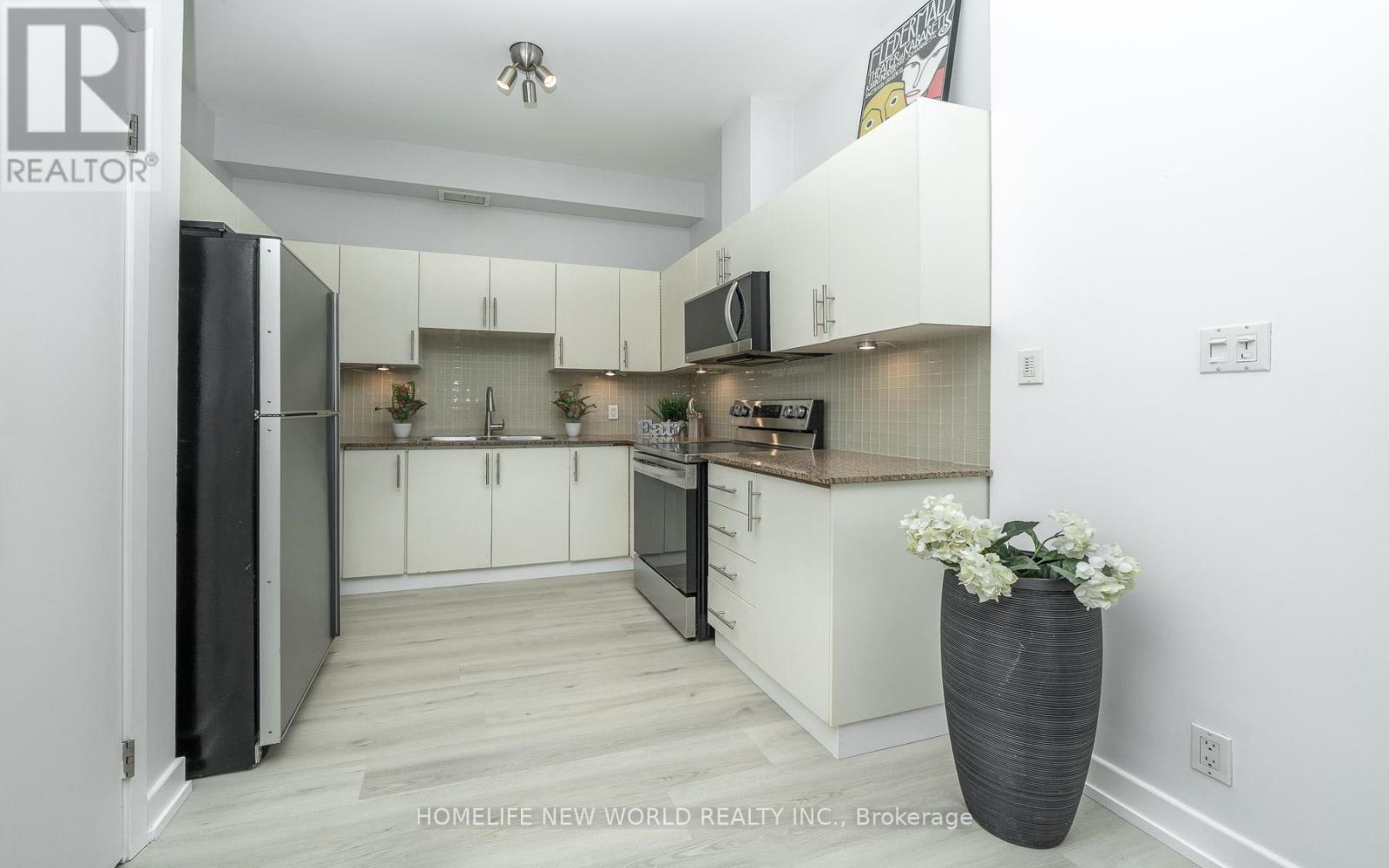 303 - 1 St Johns Road, Toronto, Ontario  M6P 4C7 - Photo 6 - W12474215