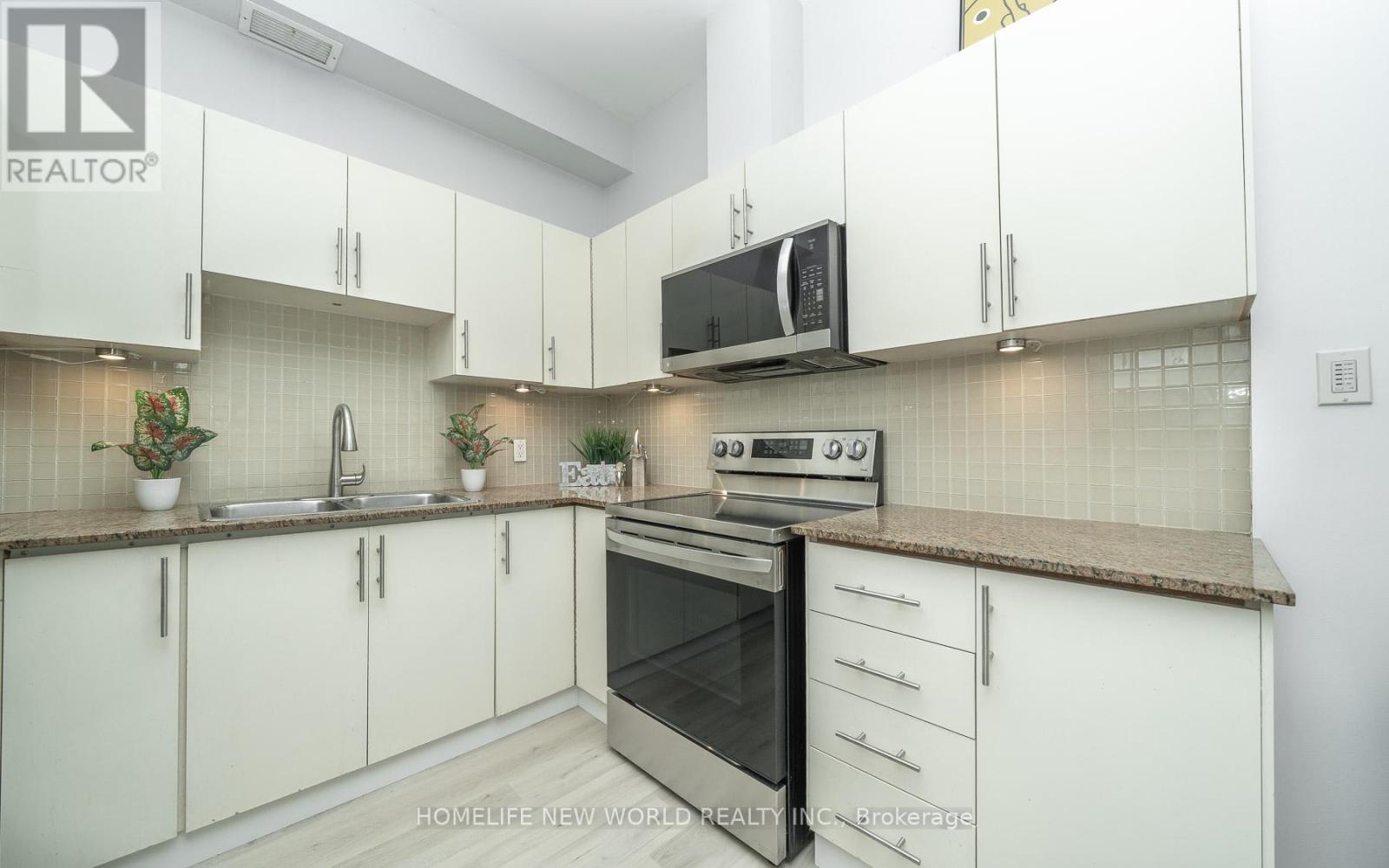 303 - 1 St Johns Road, Toronto, Ontario  M6P 4C7 - Photo 9 - W12474215