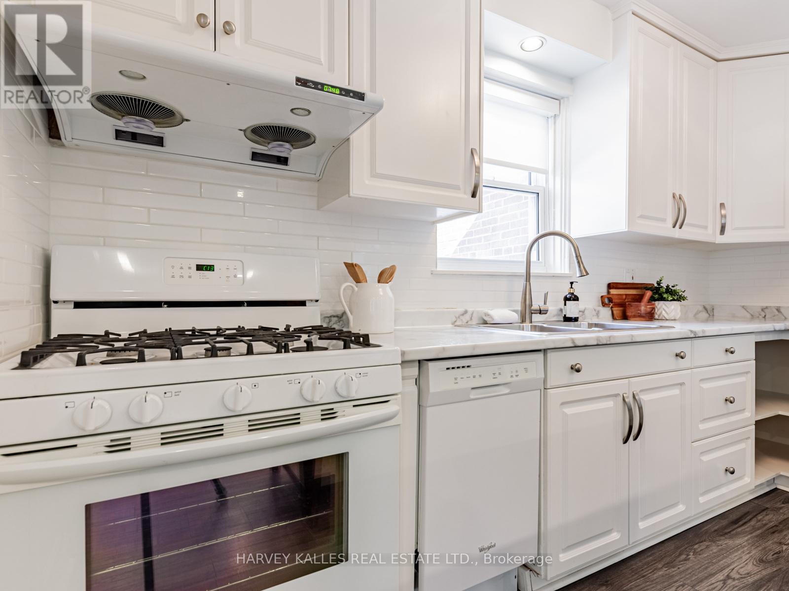 1a Thirty-Seventh Street, Toronto, Ontario  M8W 3L5 - Photo 13 - W12474246