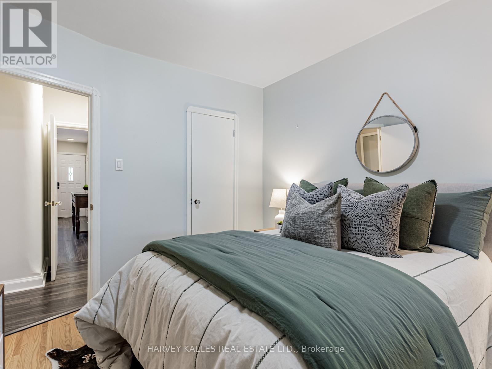 1a Thirty-Seventh Street, Toronto, Ontario  M8W 3L5 - Photo 17 - W12474246
