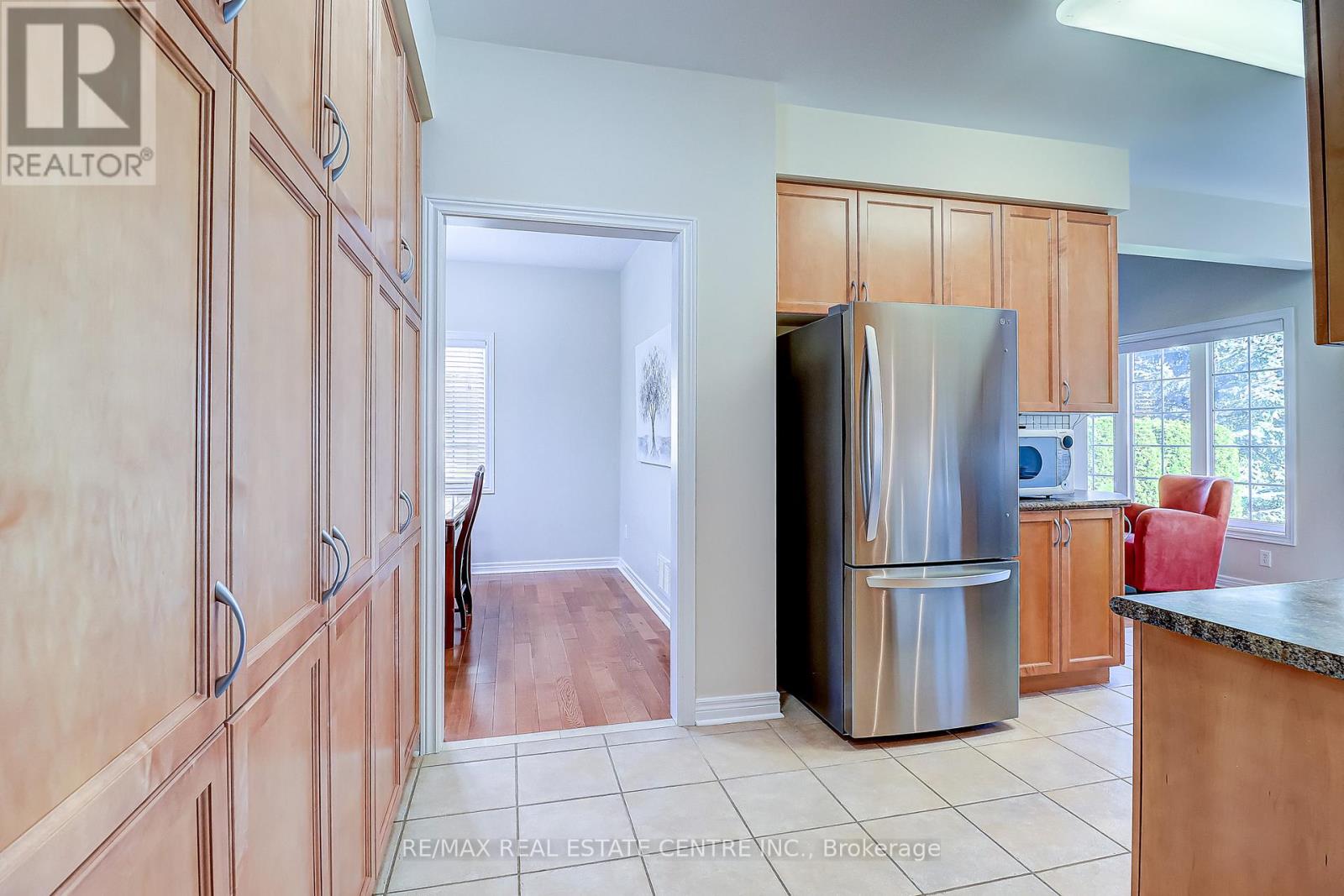 33 Calliandra Trail, Brampton, Ontario  L6R 0S3 - Photo 10 - W12474282