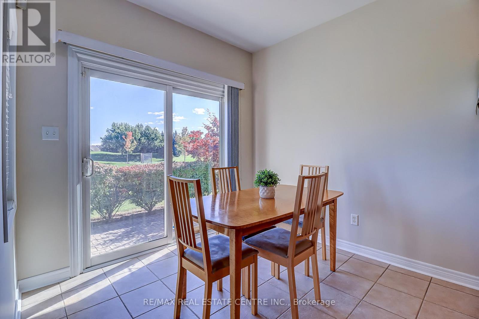 33 Calliandra Trail, Brampton, Ontario  L6R 0S3 - Photo 16 - W12474282