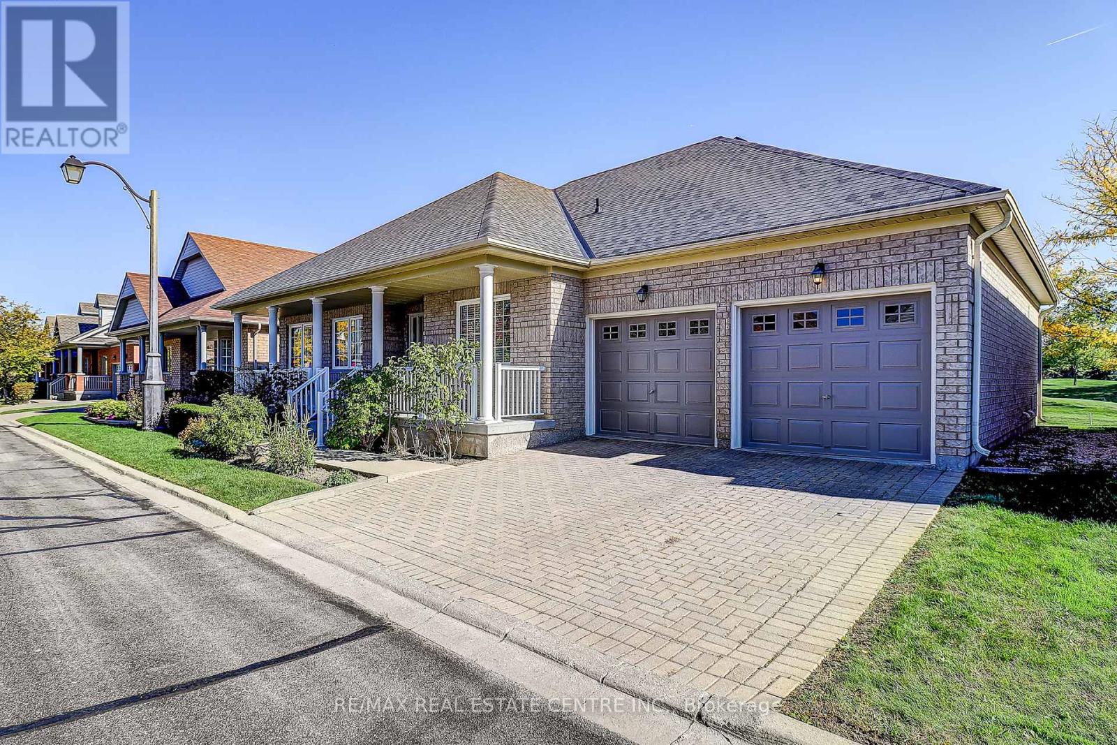 33 Calliandra Trail, Brampton, Ontario  L6R 0S3 - Photo 2 - W12474282