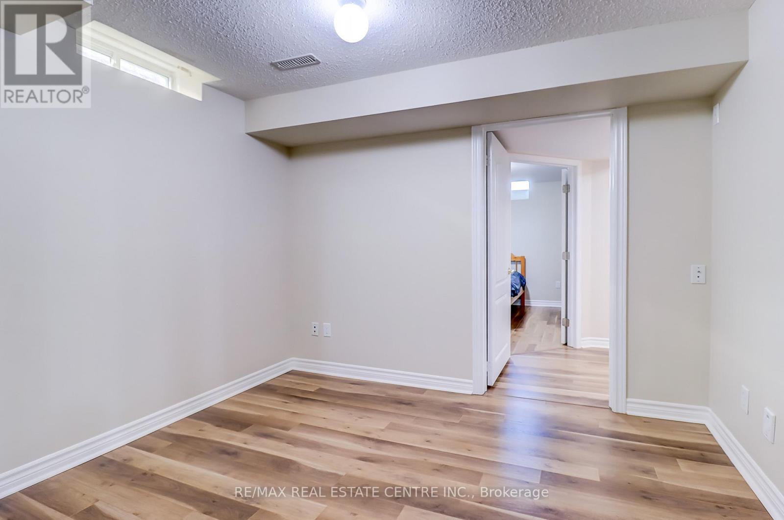 33 Calliandra Trail, Brampton, Ontario  L6R 0S3 - Photo 36 - W12474282