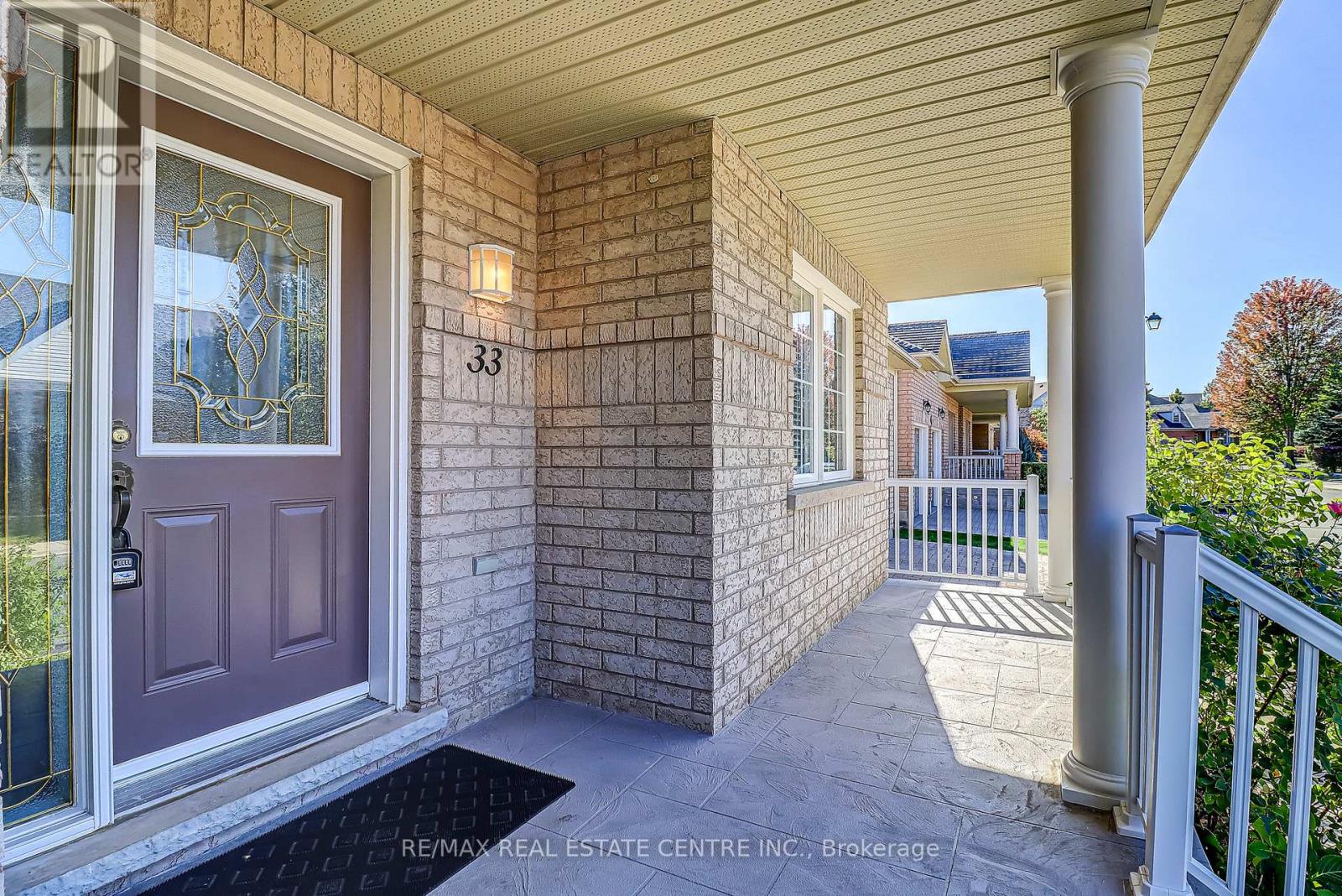 33 Calliandra Trail, Brampton, Ontario  L6R 0S3 - Photo 4 - W12474282