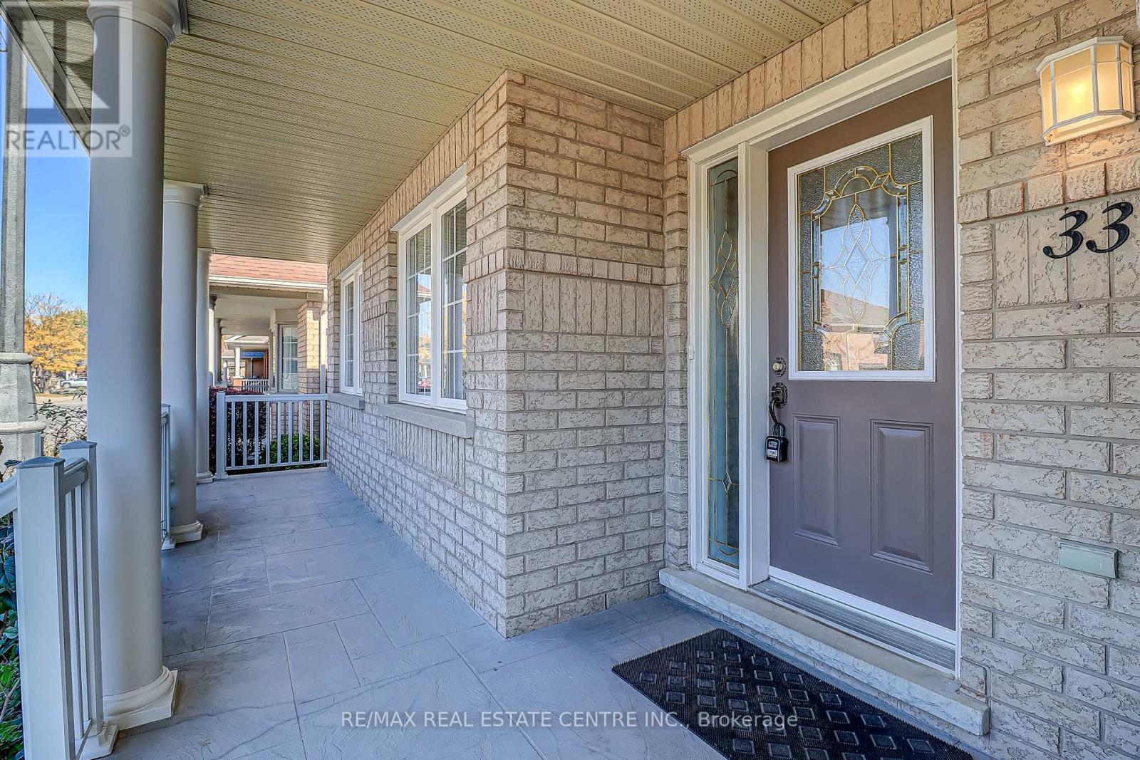 33 Calliandra Trail, Brampton, Ontario  L6R 0S3 - Photo 5 - W12474282