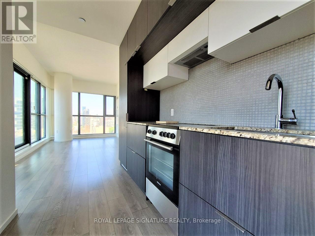 2209 - 159 Dundas Street E, Toronto, Ontario  M5B 0A9 - Photo 5 - C12473347