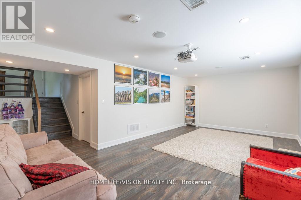 10 Majestic Court, Toronto, Ontario  M6B 3K3 - Photo 33 - W12473755