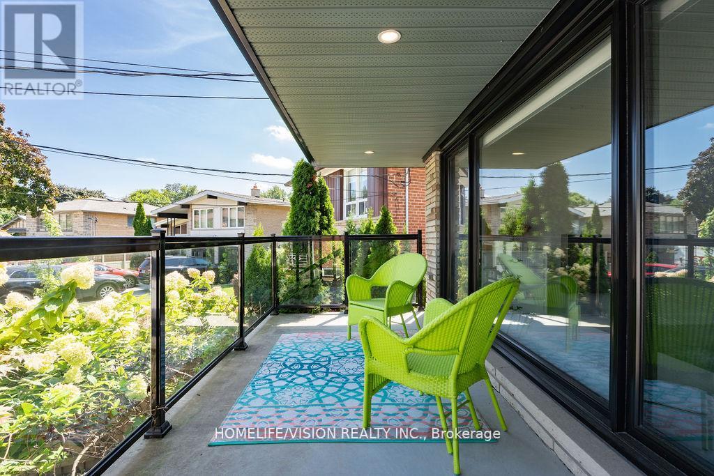 10 Majestic Court, Toronto, Ontario  M6B 3K3 - Photo 41 - W12473755