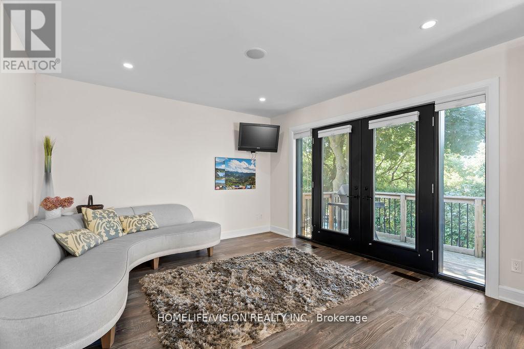 10 Majestic Court, Toronto, Ontario  M6B 3K3 - Photo 7 - W12473755