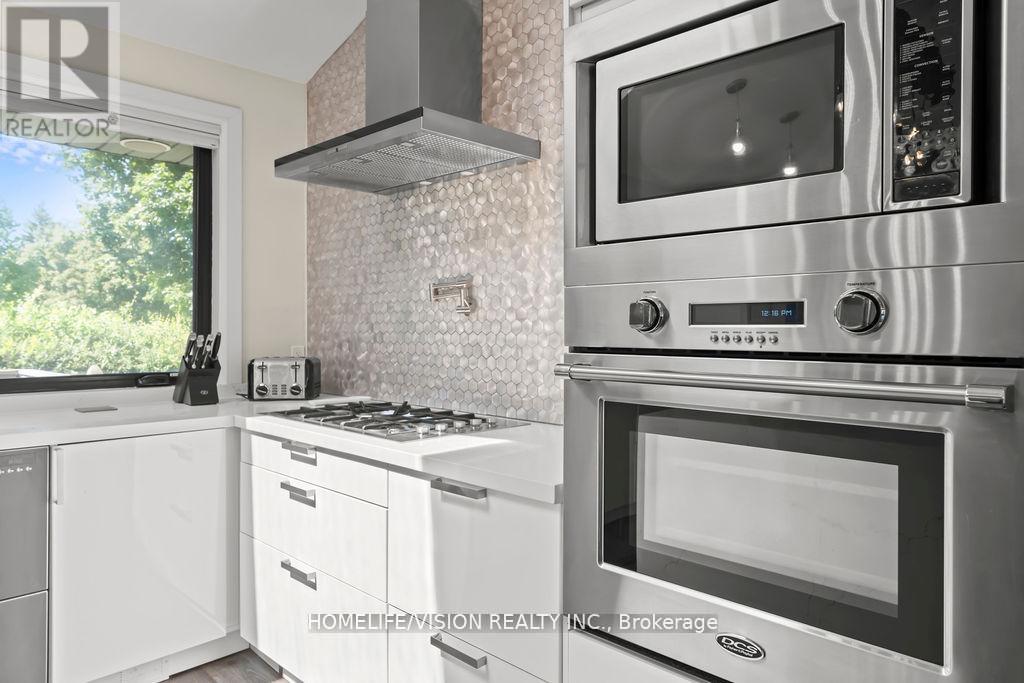 10 Majestic Court, Toronto, Ontario  M6B 3K3 - Photo 9 - W12473755
