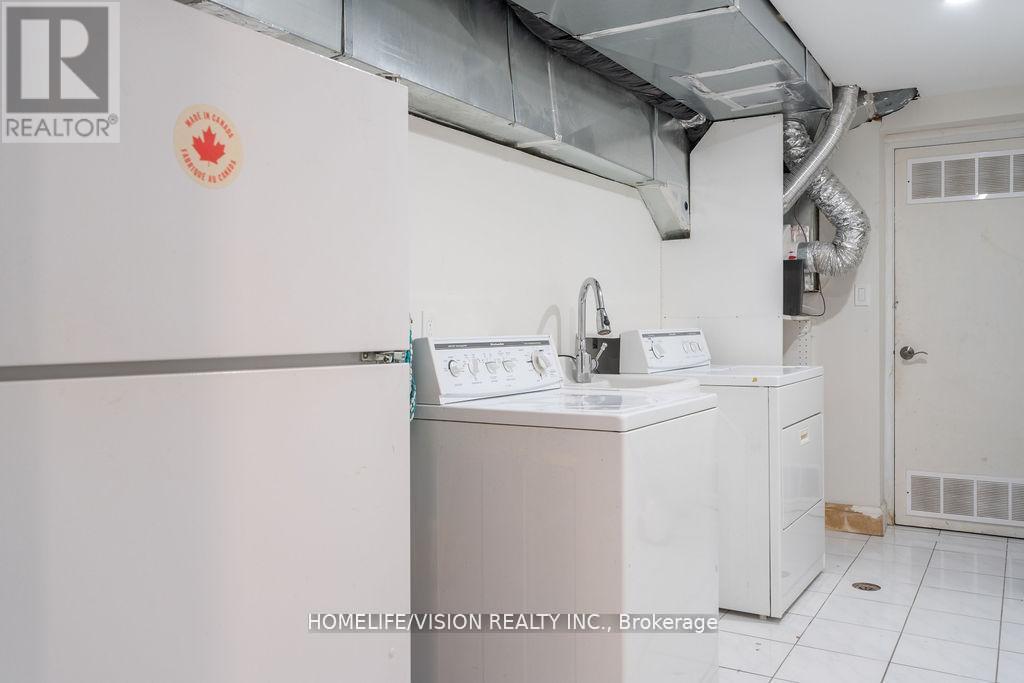 10 Majestic Court, Toronto, Ontario  M6B 3K3 - Photo 34 - W12473755