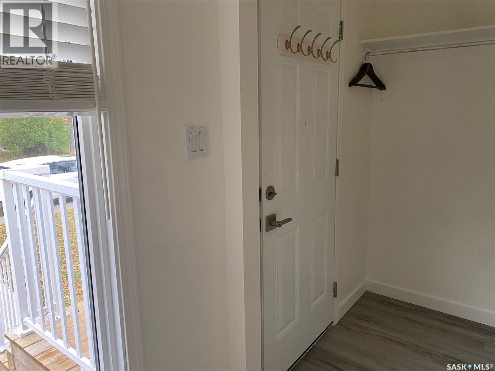 2531 Broder Street, Regina, Saskatchewan  S4N 3T4 - Photo 3 - SK021400
