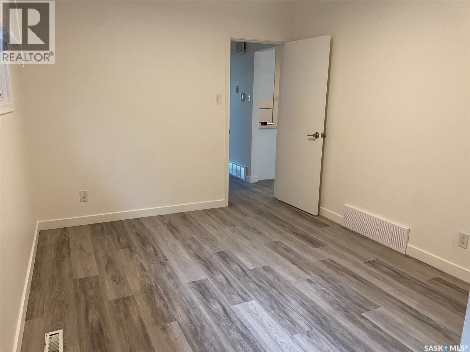 2531 Broder Street, Regina, Saskatchewan  S4N 3T4 - Photo 8 - SK021400