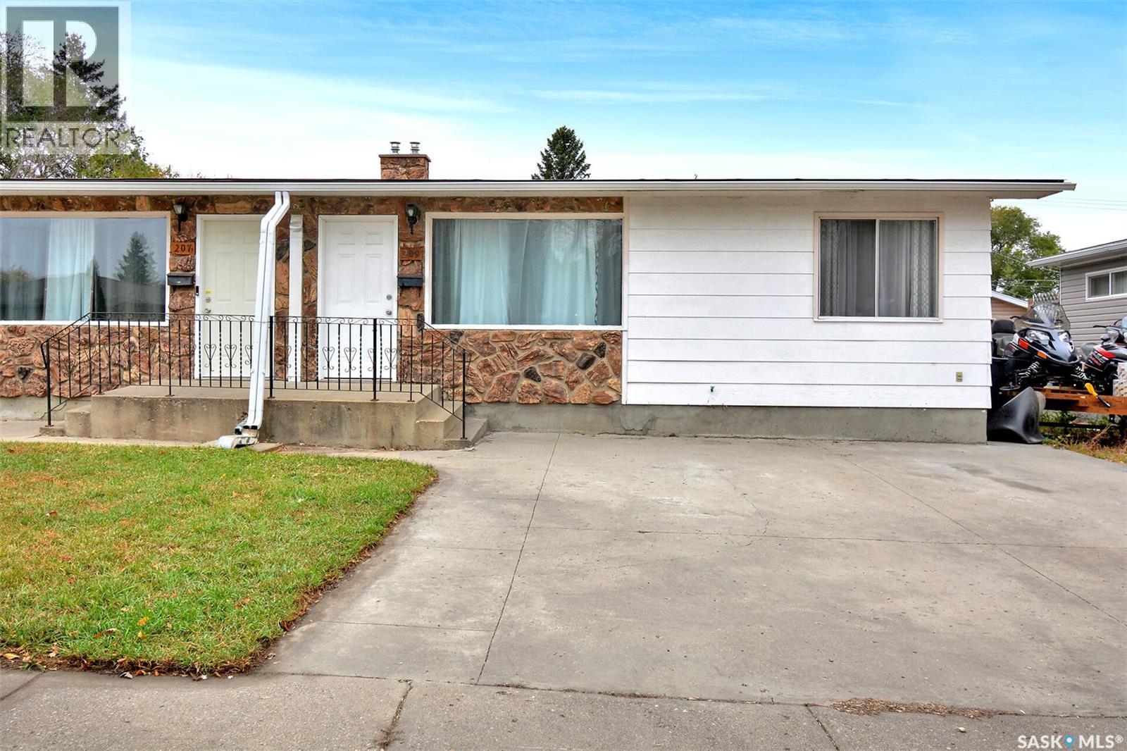 207-209 S Avenue N, Saskatoon, Saskatchewan  S7L 2Z7 - Photo 3 - SK021394
