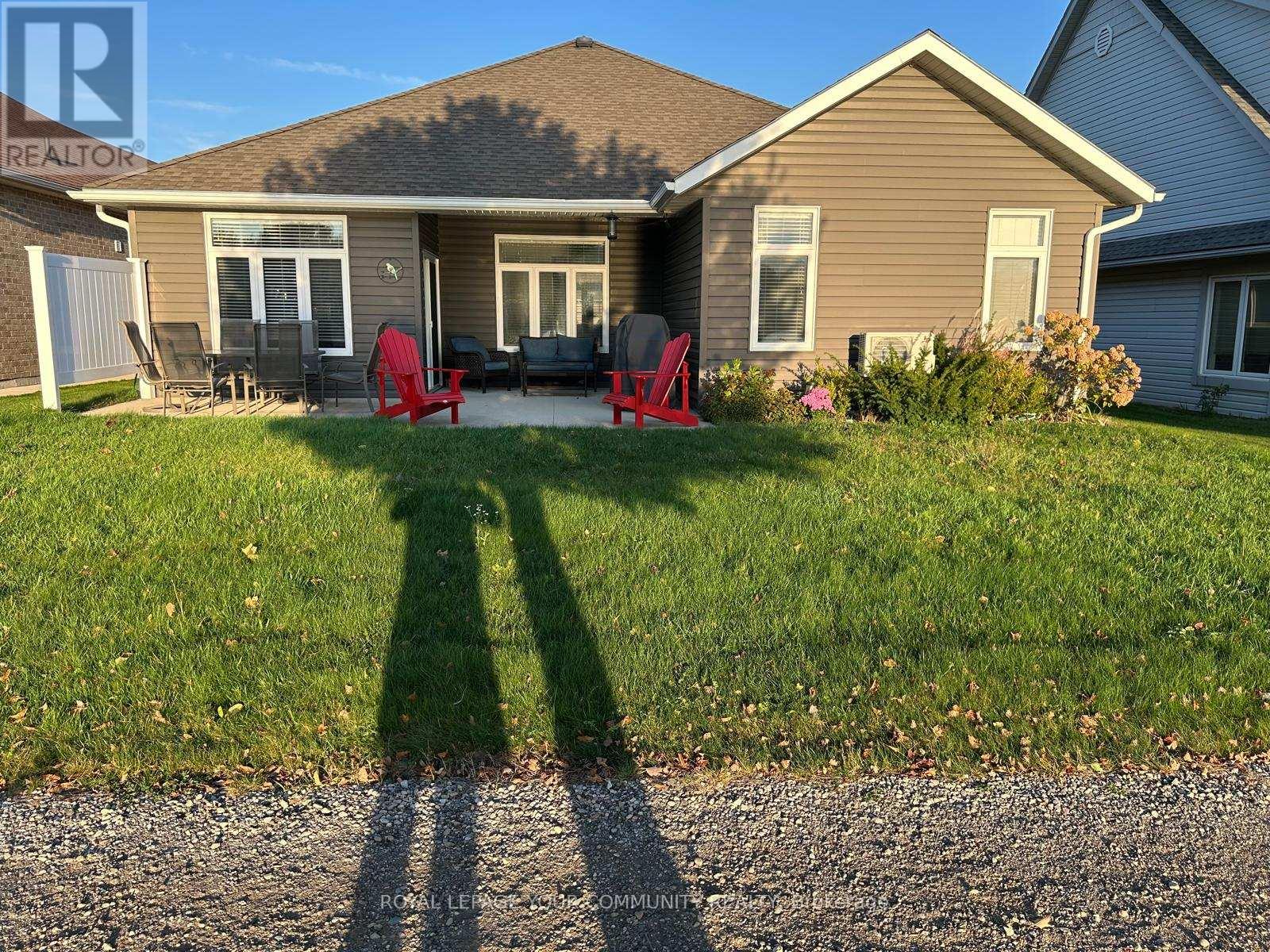 541 Stornoway, Huron-Kinloss, Ontario  N2Z 0A4 - Photo 37 - X12474047