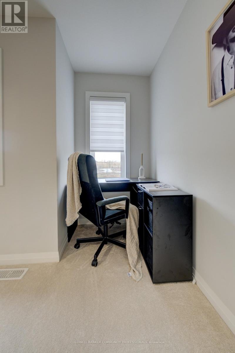 36 Alicia Crescent, Thorold, Ontario  L3C 7M5 - Photo 33 - X12474148