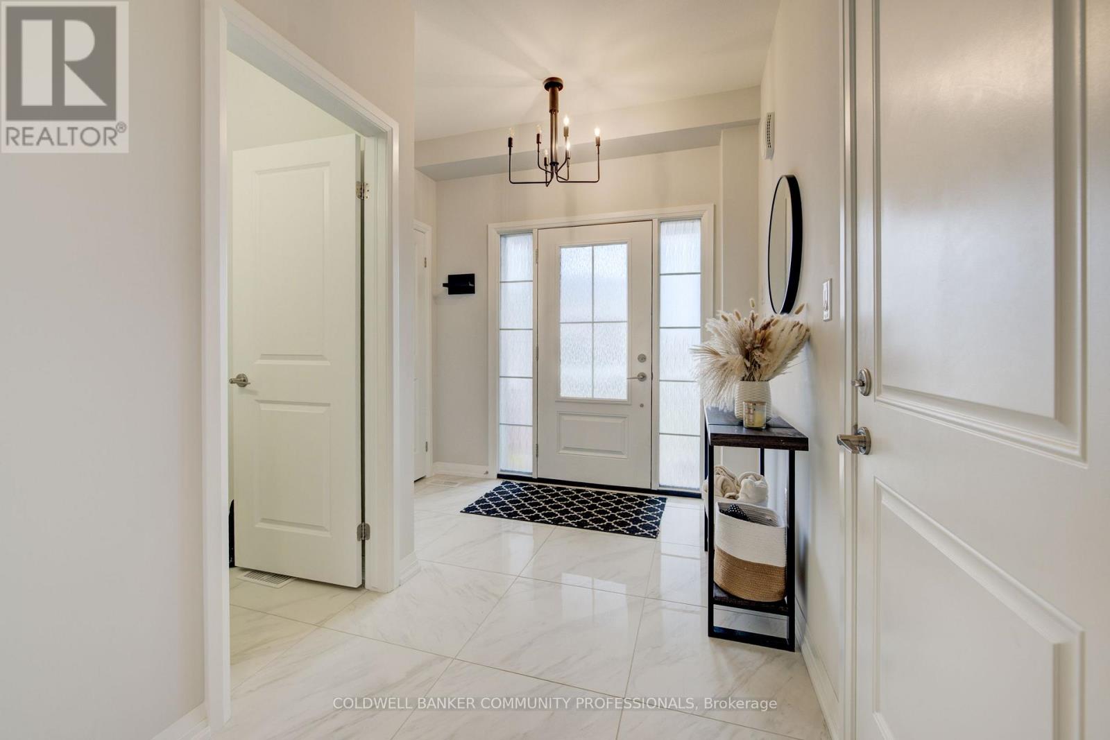 36 Alicia Crescent, Thorold, Ontario  L3C 7M5 - Photo 6 - X12474148