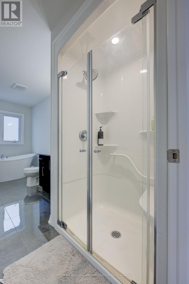 36 Alicia Crescent, Thorold, Ontario  L3C 7M5 - Photo 41 - X12474148