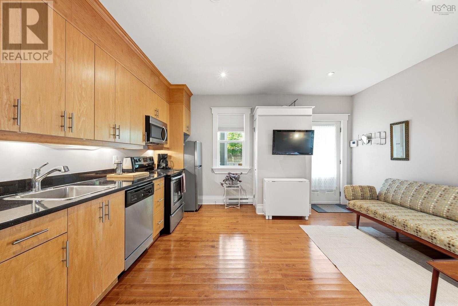 Property at 5 1036 Bland Street image 3