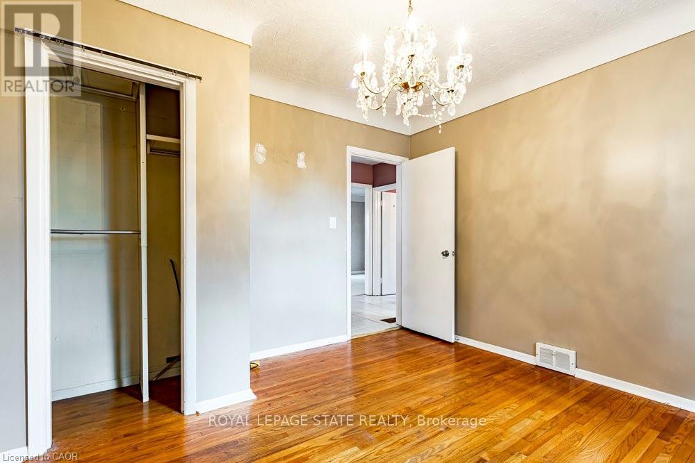 8 Sylvia Crescent, Hamilton, Ontario  L8K 2A9 - Photo 13 - X12474178