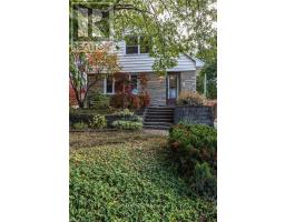 8 SYLVIA CRESCENT, Hamilton, Ontario
