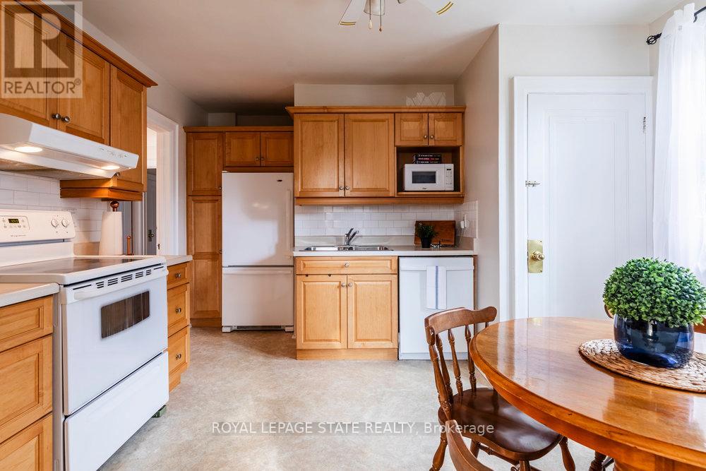 37 Lower Horning Road, Hamilton, Ontario  L8S 3E9 - Photo 15 - X12474213