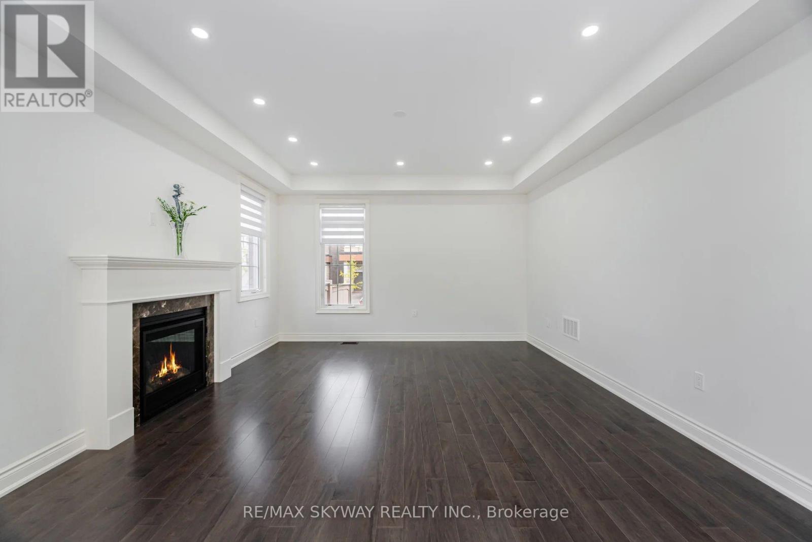 68 Pond View Gate, Hamilton, Ontario  L8B 2A1 - Photo 11 - X12474226