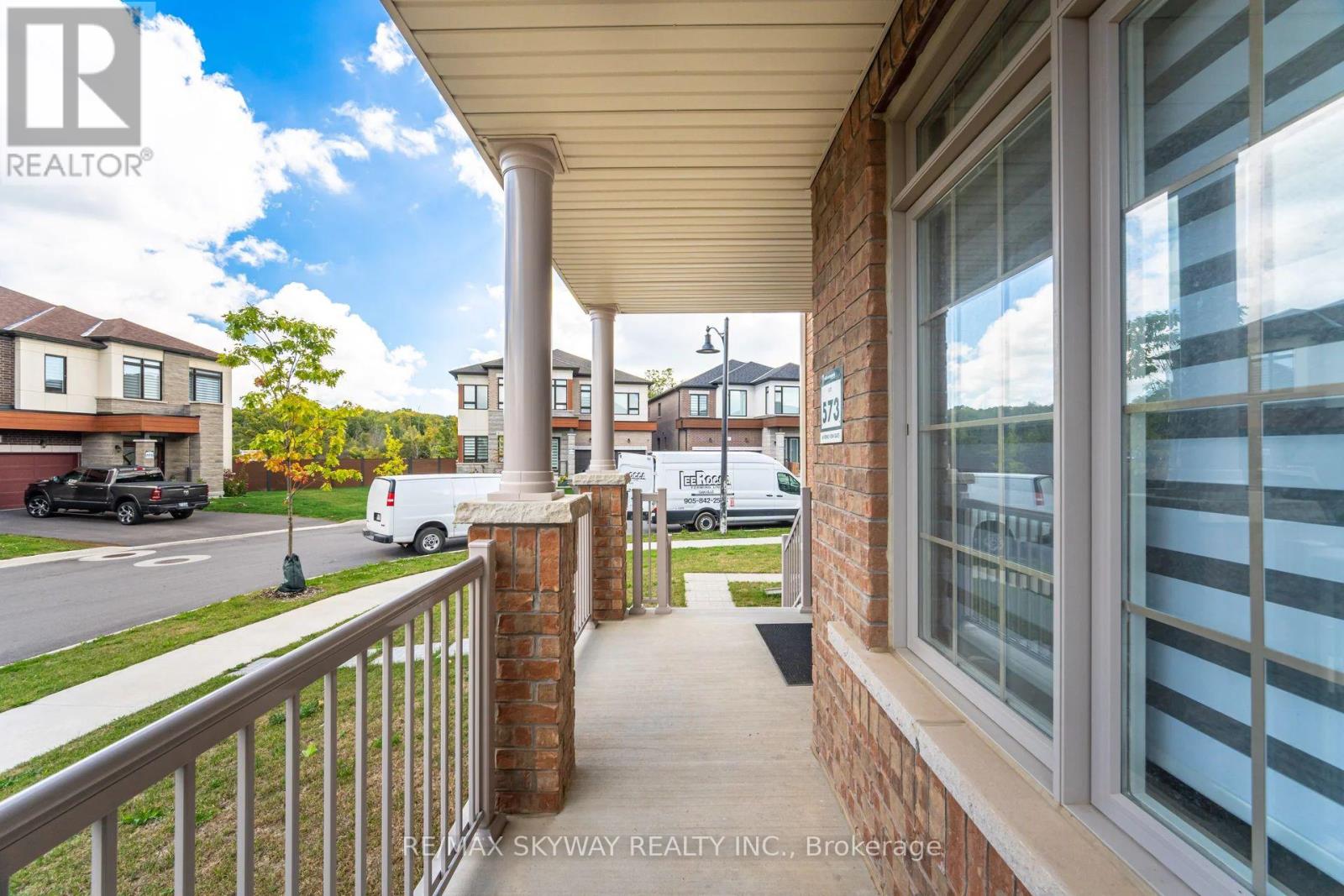 68 Pond View Gate, Hamilton, Ontario  L8B 2A1 - Photo 3 - X12474226