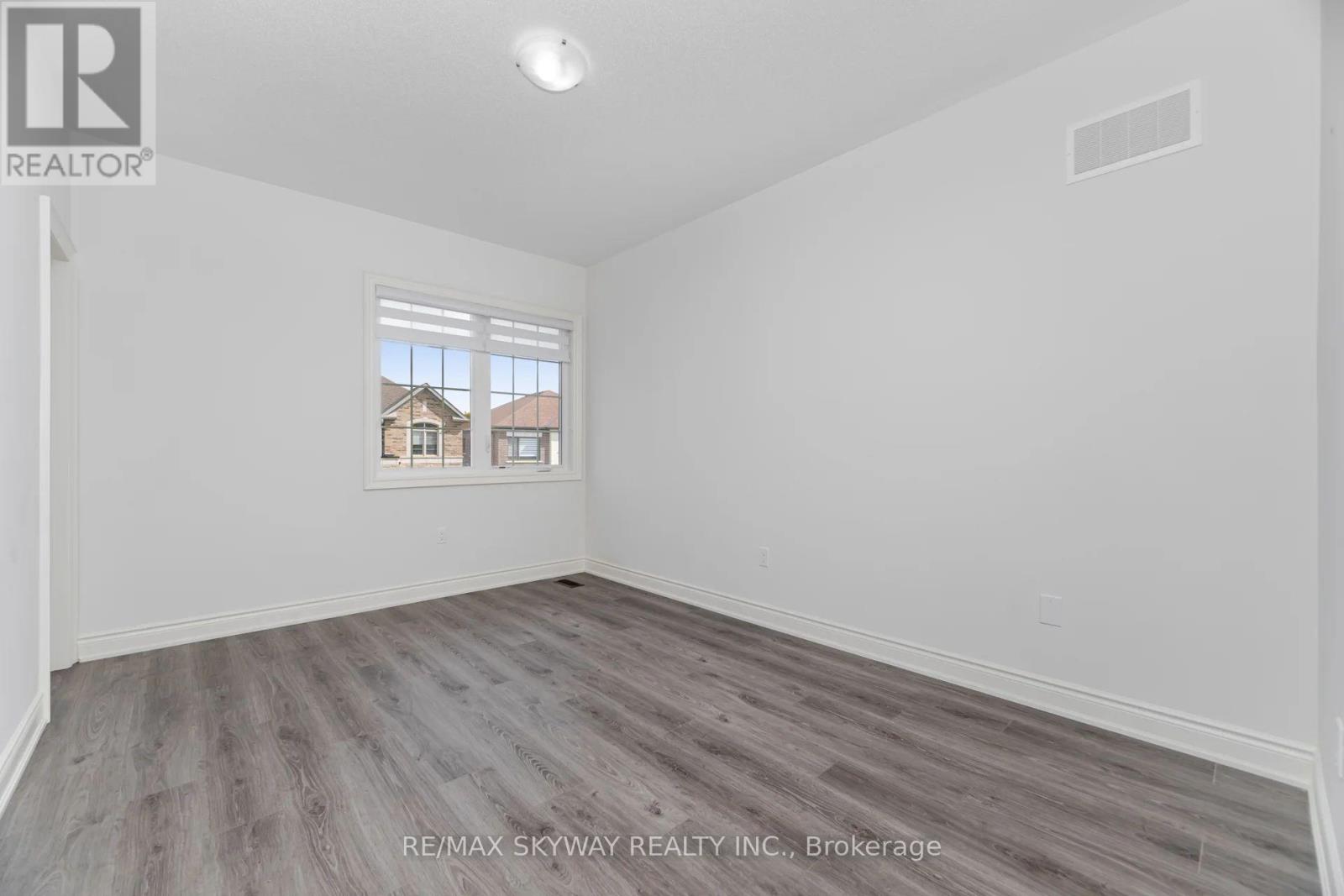 68 Pond View Gate, Hamilton, Ontario  L8B 2A1 - Photo 32 - X12474226
