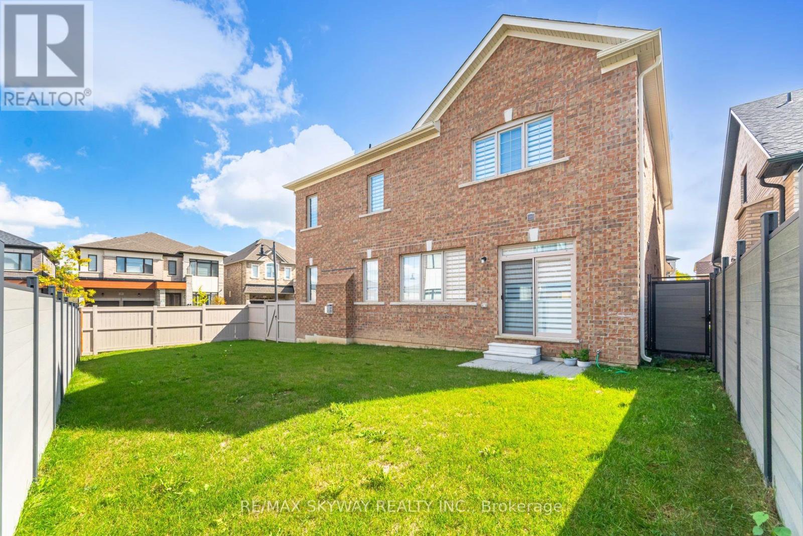 68 Pond View Gate, Hamilton, Ontario  L8B 2A1 - Photo 39 - X12474226