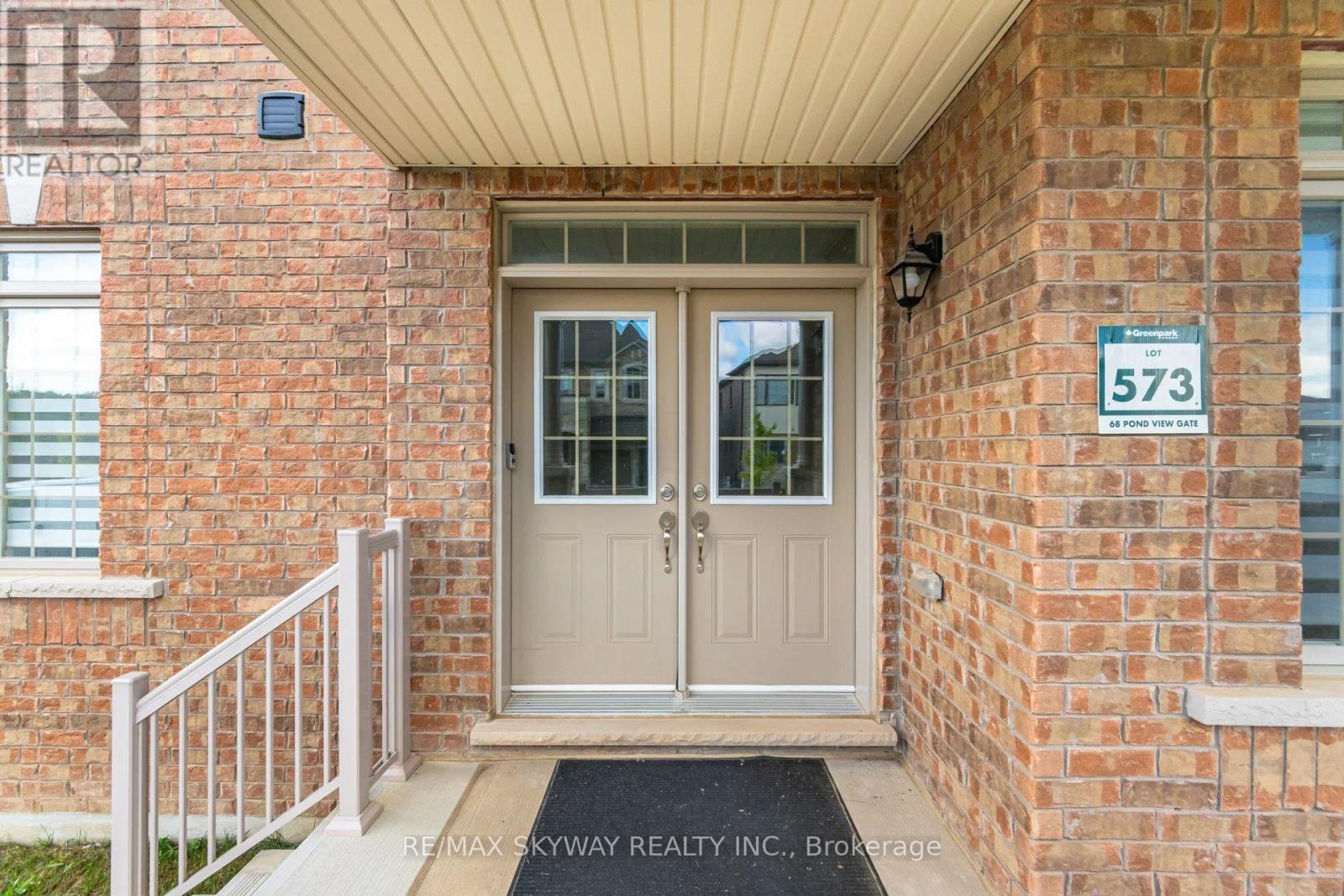 68 Pond View Gate, Hamilton, Ontario  L8B 2A1 - Photo 4 - X12474226