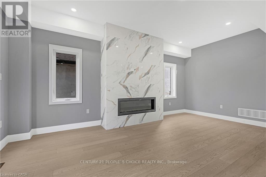 (Upper) - 84 Beland Avenue, Hamilton, Ontario  L8H 6C1 - Photo 23 - X12474228