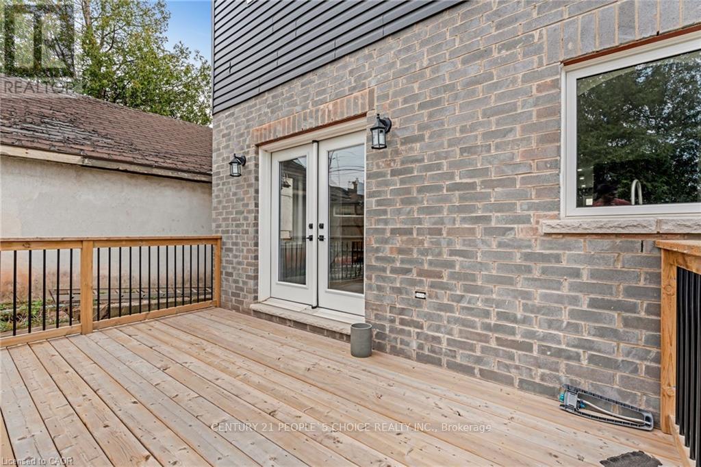 (Upper) - 84 Beland Avenue, Hamilton, Ontario  L8H 6C1 - Photo 24 - X12474228