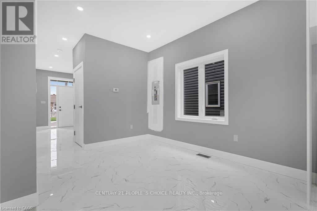 (Upper) - 84 Beland Avenue, Hamilton, Ontario  L8H 6C1 - Photo 26 - X12474228