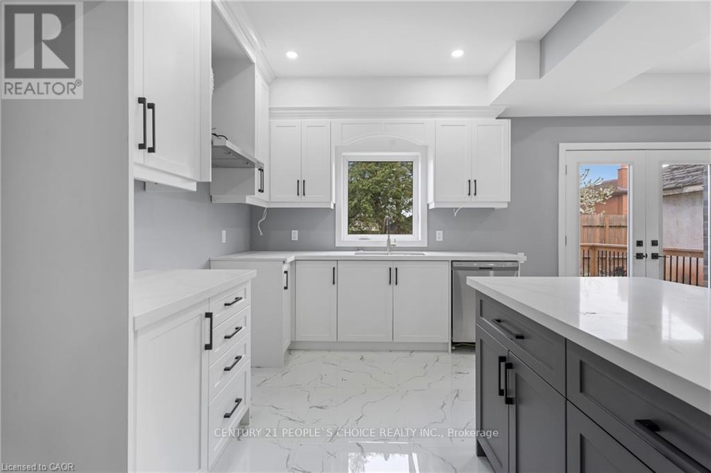 (Upper) - 84 Beland Avenue, Hamilton, Ontario  L8H 6C1 - Photo 3 - X12474228