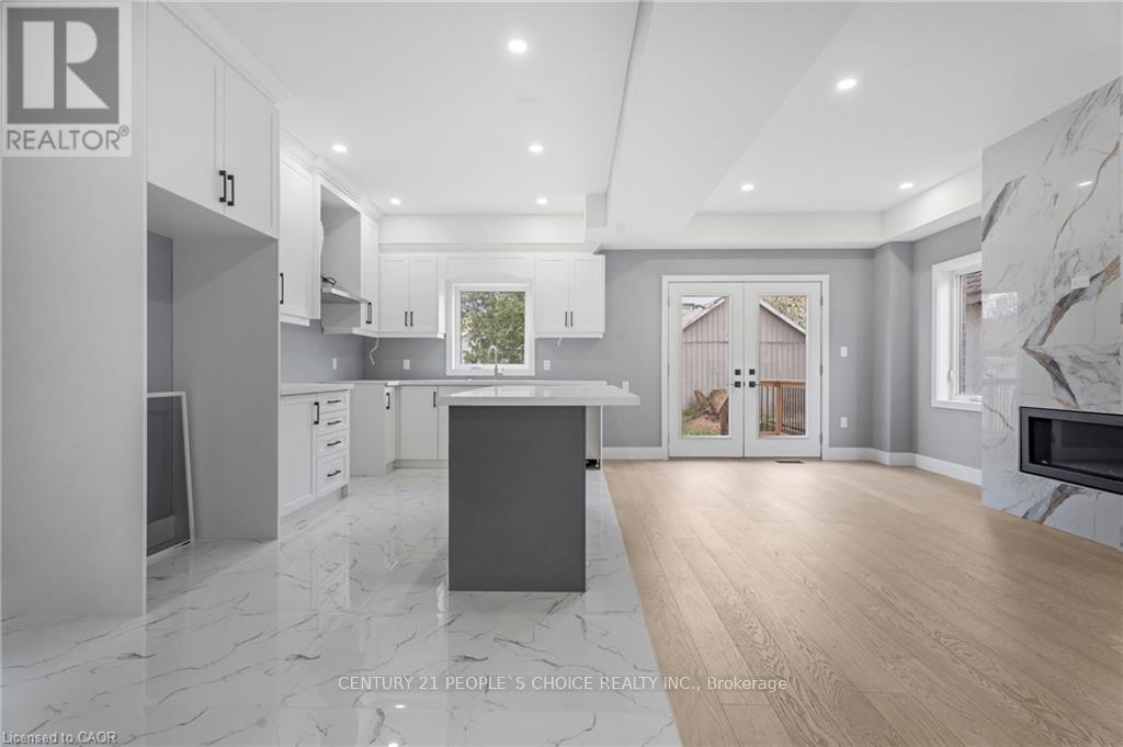 (Upper) - 84 Beland Avenue, Hamilton, Ontario  L8H 6C1 - Photo 4 - X12474228