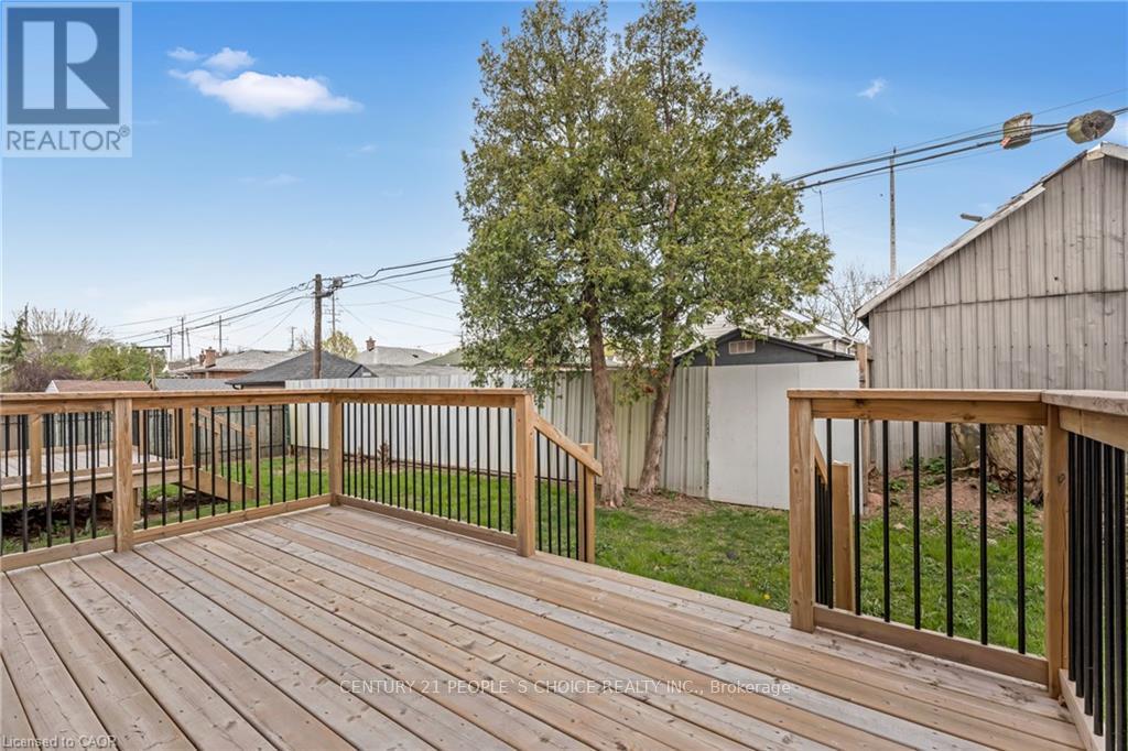(Upper) - 84 Beland Avenue, Hamilton, Ontario  L8H 6C1 - Photo 7 - X12474228