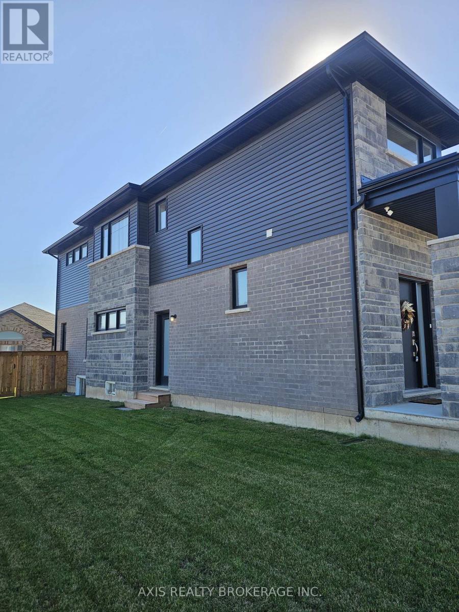 47 Samuel Avenue, Pelham, Ontario  L3B 5N5 - Photo 12 - X12474262
