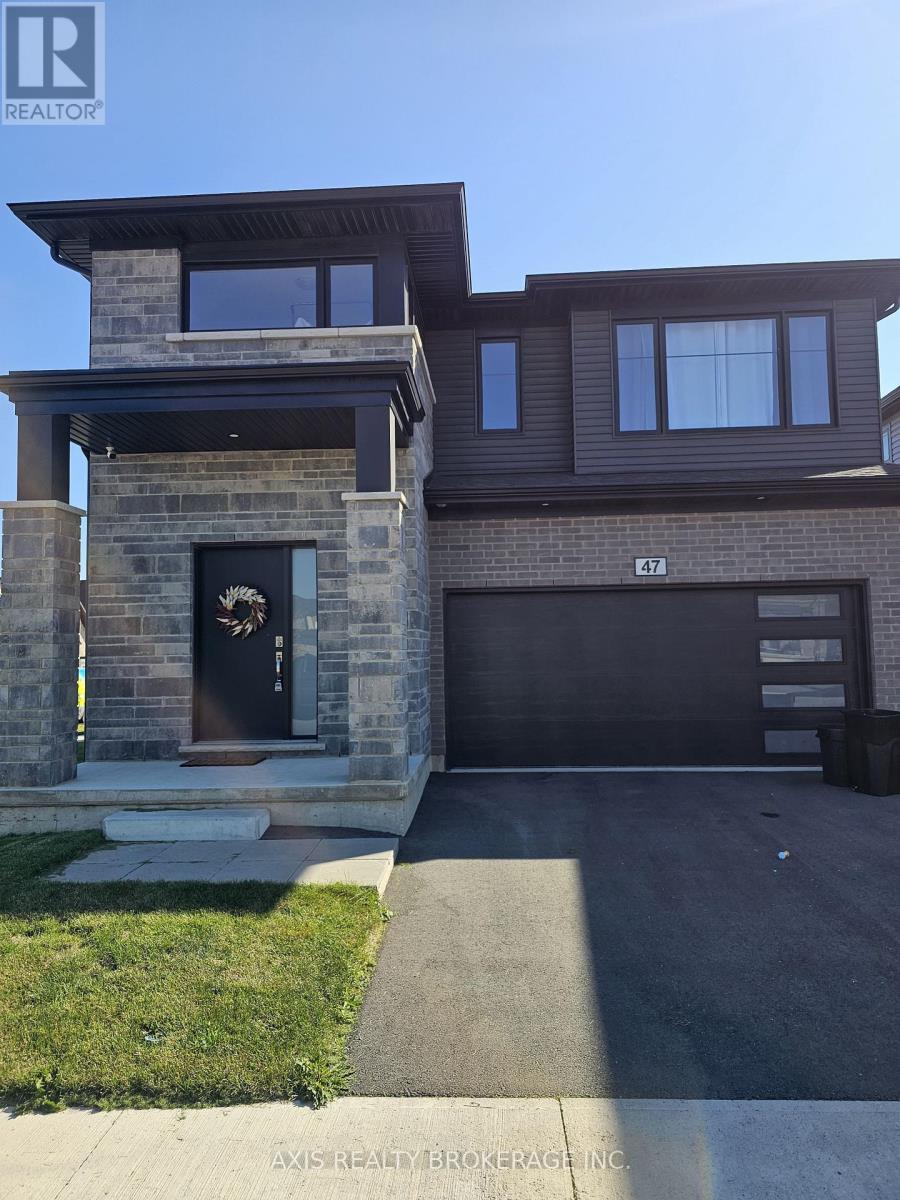 47 Samuel Avenue, Pelham, Ontario  L3B 5N5 - Photo 2 - X12474262