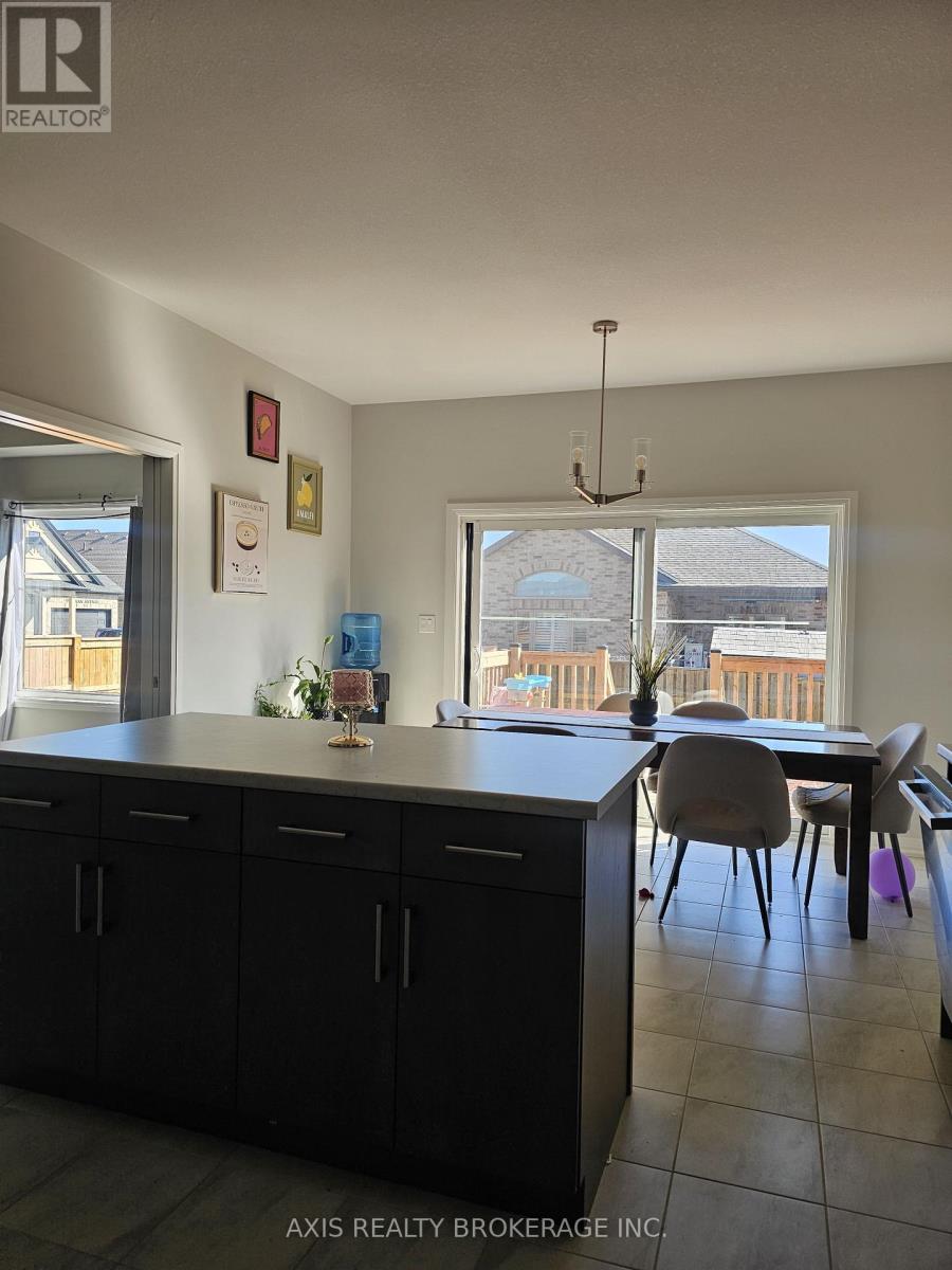 47 Samuel Avenue, Pelham, Ontario  L3B 5N5 - Photo 6 - X12474262